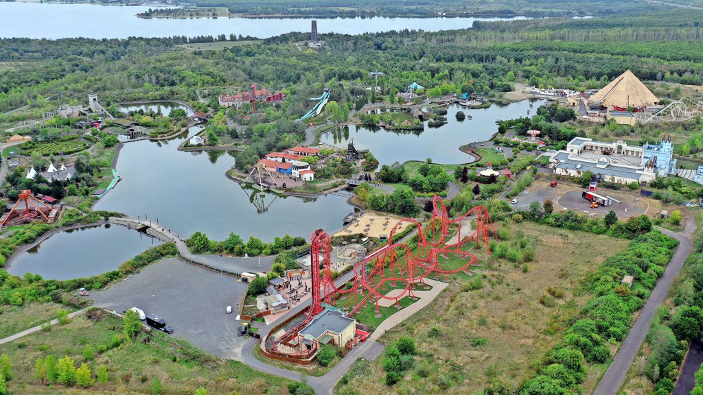 Luftbild des Freizeitparks Belantis bei Leipzig